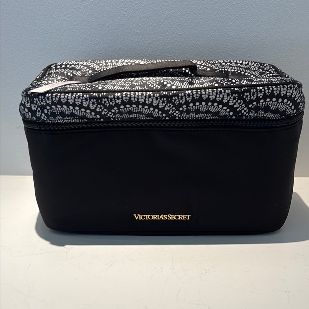 NWT Victoria's Secret Black and White Pattern Travel Bag